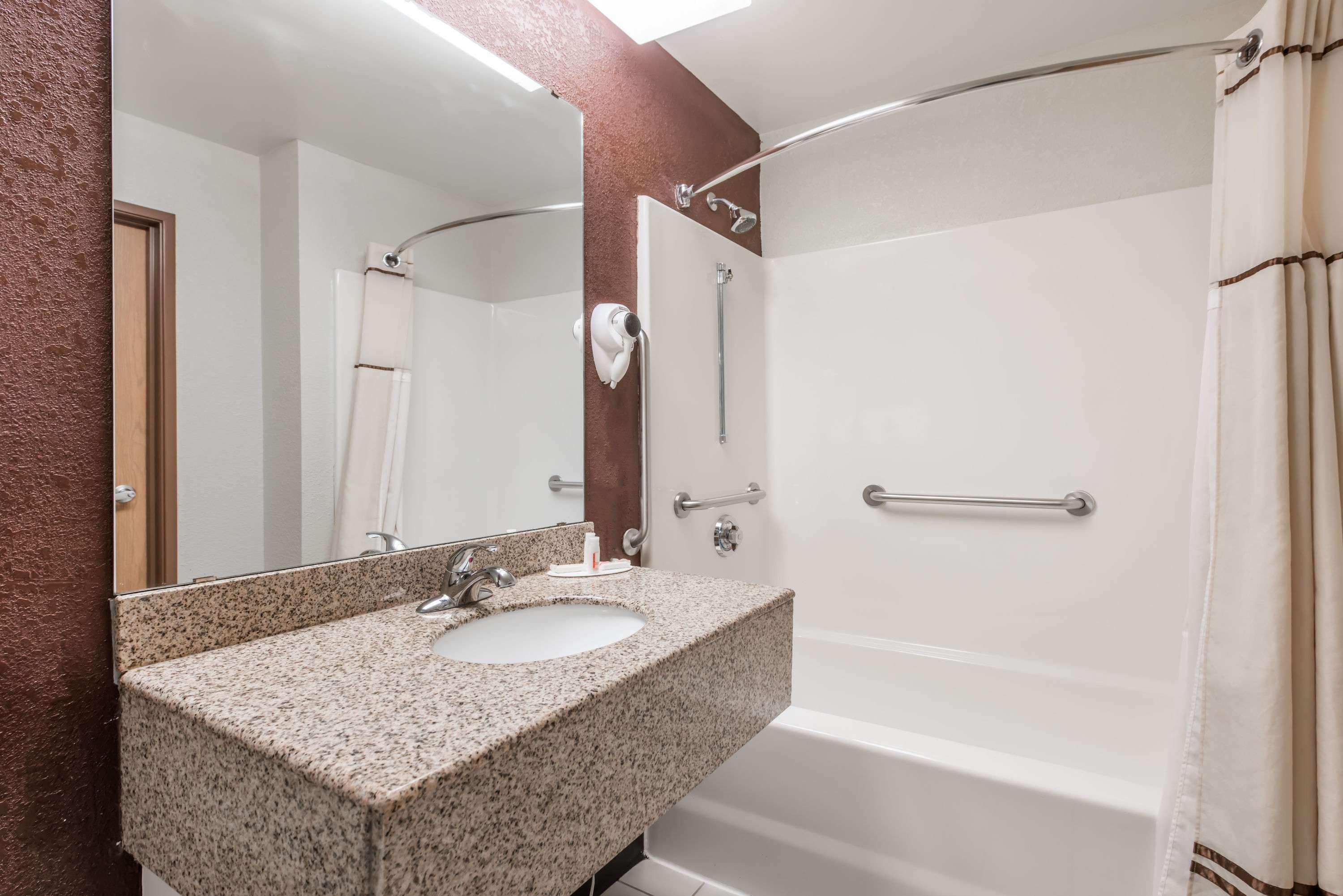 Days Inn & Suites By Wyndham Casey Luaran gambar