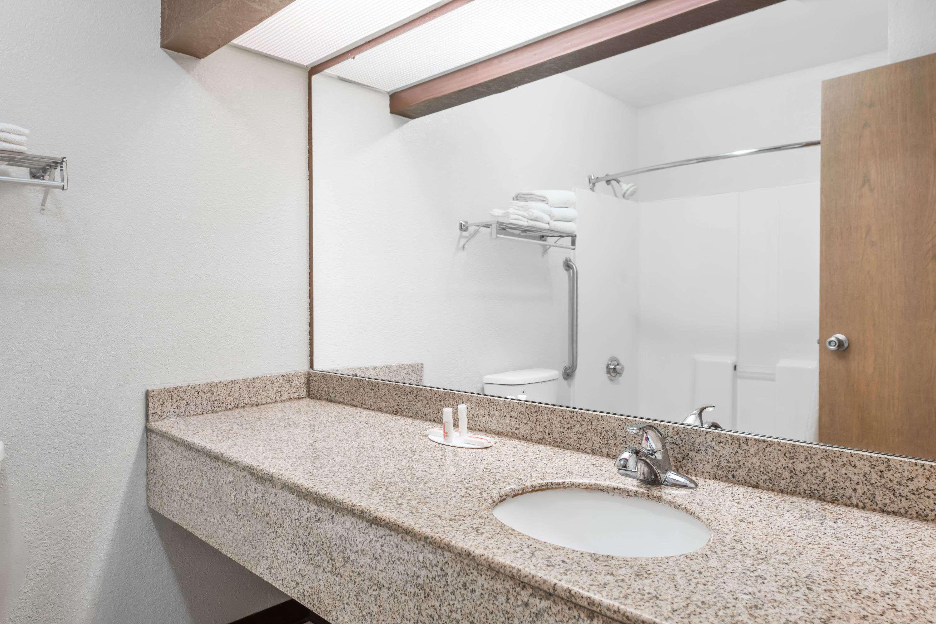 Days Inn & Suites By Wyndham Casey Luaran gambar