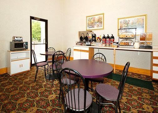 Days Inn & Suites By Wyndham Casey Restoran gambar